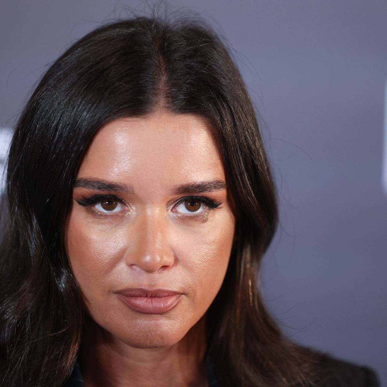 Моншадағы жалаңаш отбасылардың суреттері