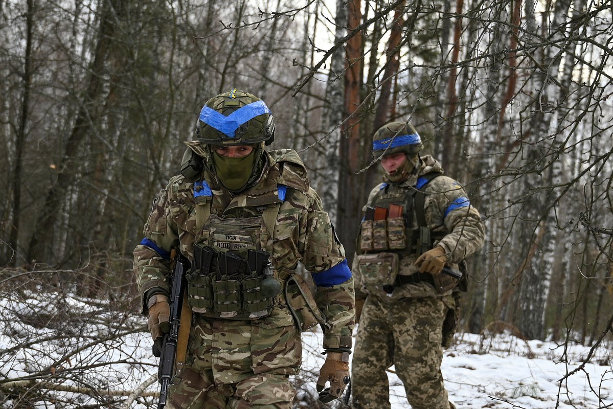 Украинские военнослужащие принимают участие в военных учениях на полигоне в Черниговской области, 12 декабря 2024 года