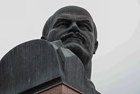 Памятник Ленину предложили обменять на автомобиль 