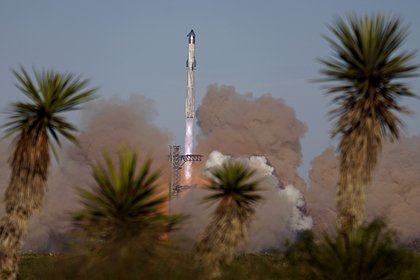 SpaceX потеряла во время испытательного запуска часть ракеты Starship