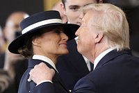 Трамп снова стал президентом США. Он объявил о «золотом веке Америки» и начал собирать деньги