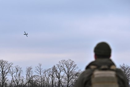 Возникший после атаки беспилотников мощный пожар в жилом доме Рязани сняли на видео