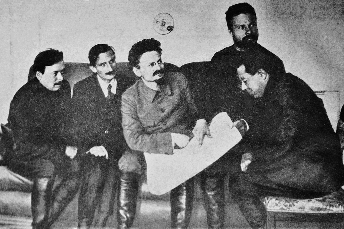 Бела Кун, Жак Садуль, Лев Троцкий, Михаил Фрунзе и Сергей Гусев