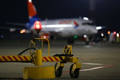 Летевший из Грузии в Петербург самолет совершил аварийную посадку