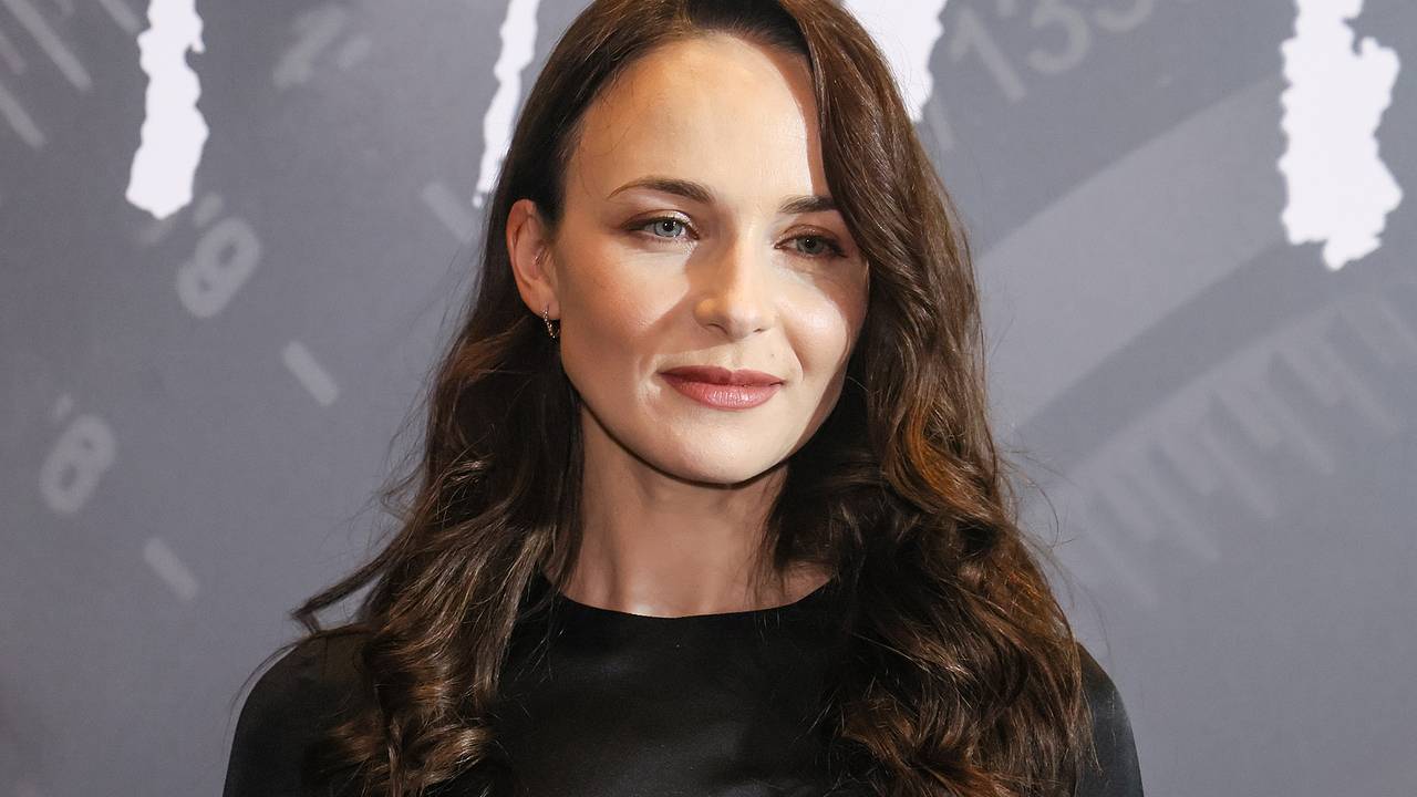 Жалаңаш актриса Анна Снаткина