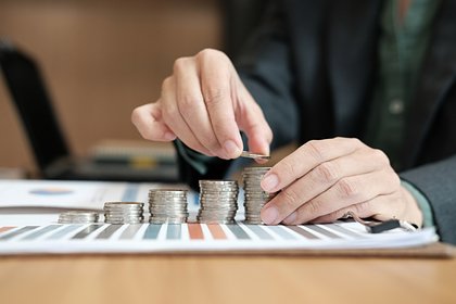 Куда вкладывать деньги в 2025 году? Лучшие финансовые инструменты для получения прибыли в России