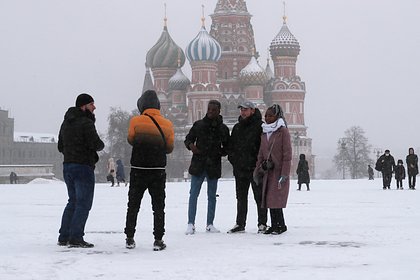 Миллионы иностранцев устремились в Россию