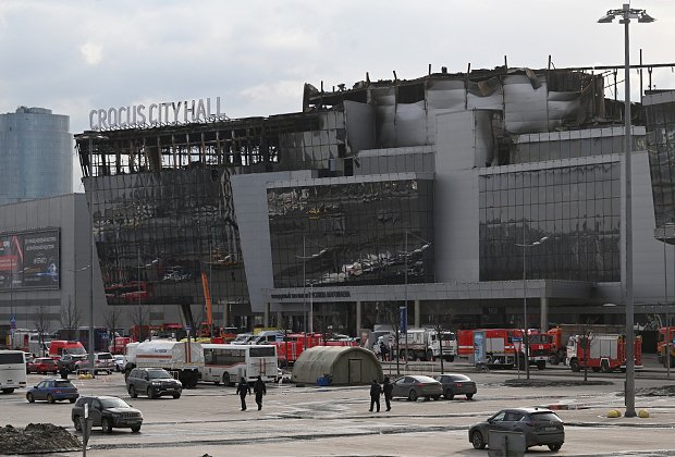 Здание подмосковного концертного зала «Крокус Сити Холл» после теракта