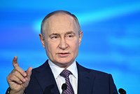 «Летит и плавится, как эскимо». Путин объяснил, чем уникален «Орешник» и почему его не могли создать раньше 