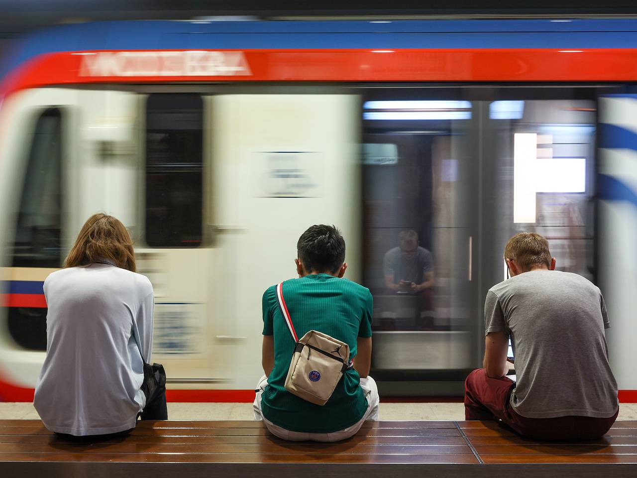 Устроившему аварию в московском метро машинисту отменили приговор:  Следствие и суд: Силовые структуры: Lenta.ru