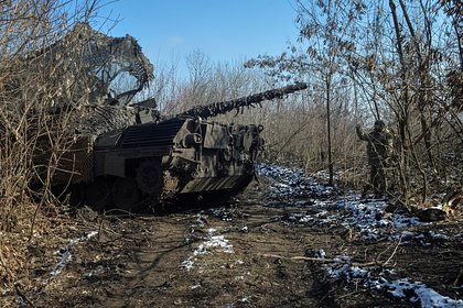 Появилось видео с российскими военными на захваченном немецком танке Leopard ВСУ