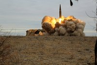 «Сильно прилетело». Россия ударила по отелю в родном городе Зеленского. Целью могли быть французские наемники
