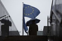 «Вопрос — что дальше?» ЕС насторожила смена позиции США по Украине. Это связывают с влиянием российских чиновников 
