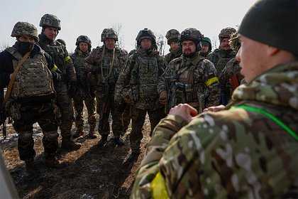 На Украине будут платить надбавки военным за знание английского языка