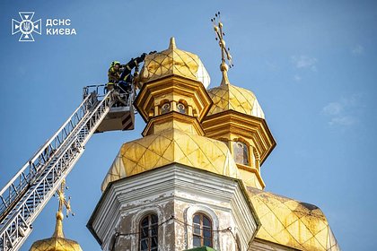 В Киево-Печерской лавре обрушился золотой крест