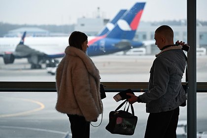 Сотни самолетов застряли в Москве из-за самой массированной атаки беспилотников на Россию. Какие задержки ждут пассажиров?