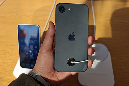 Самый дешевый iPhone начал ломаться