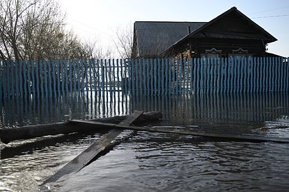 В российском регионе уровень воды резко поднялся в нескольких реках