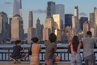 Названы самые счастливые и несчастные страны мира. Почему Россия стала счастливее, а Америка опустилась на худшее место в истории?