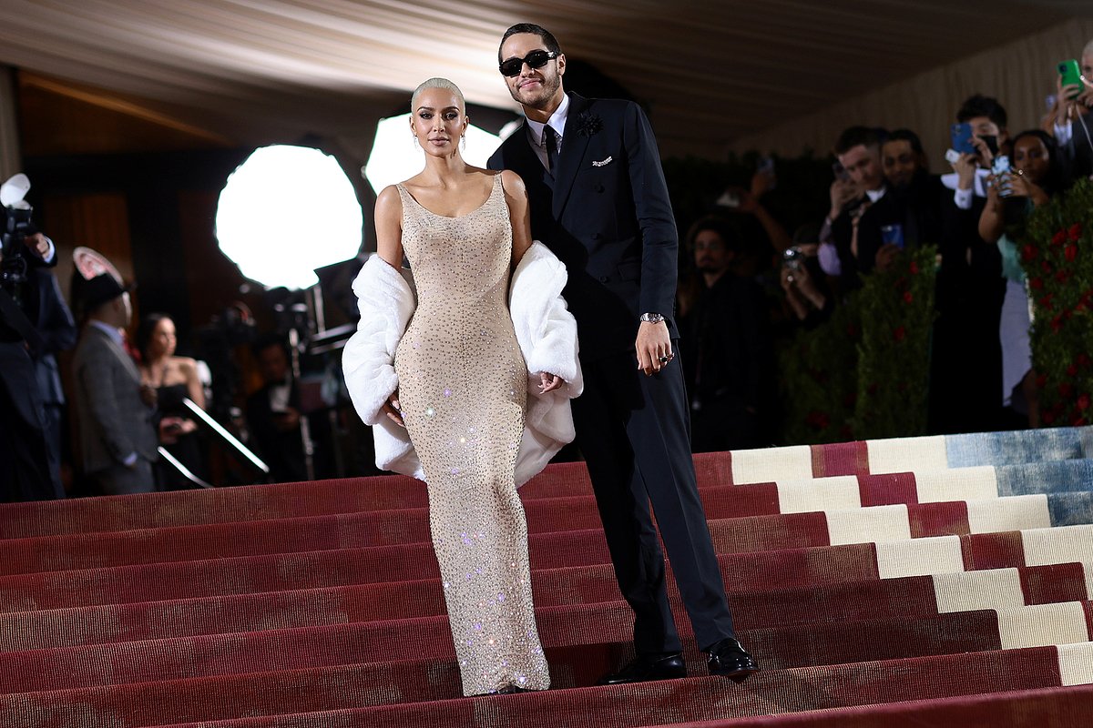 Ким Кардашьян на балу Met Gala в 2022 году