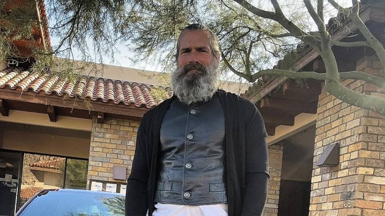 Порно лесбиянка қызы мен анасының досы белдік