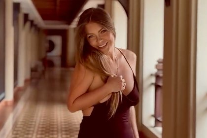 40-летняя певица Акула снялась в откровенном платье без бюстгальтера