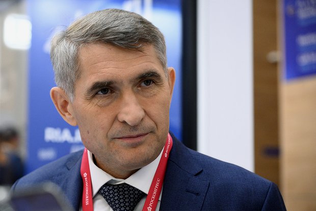 Олег Николаев
