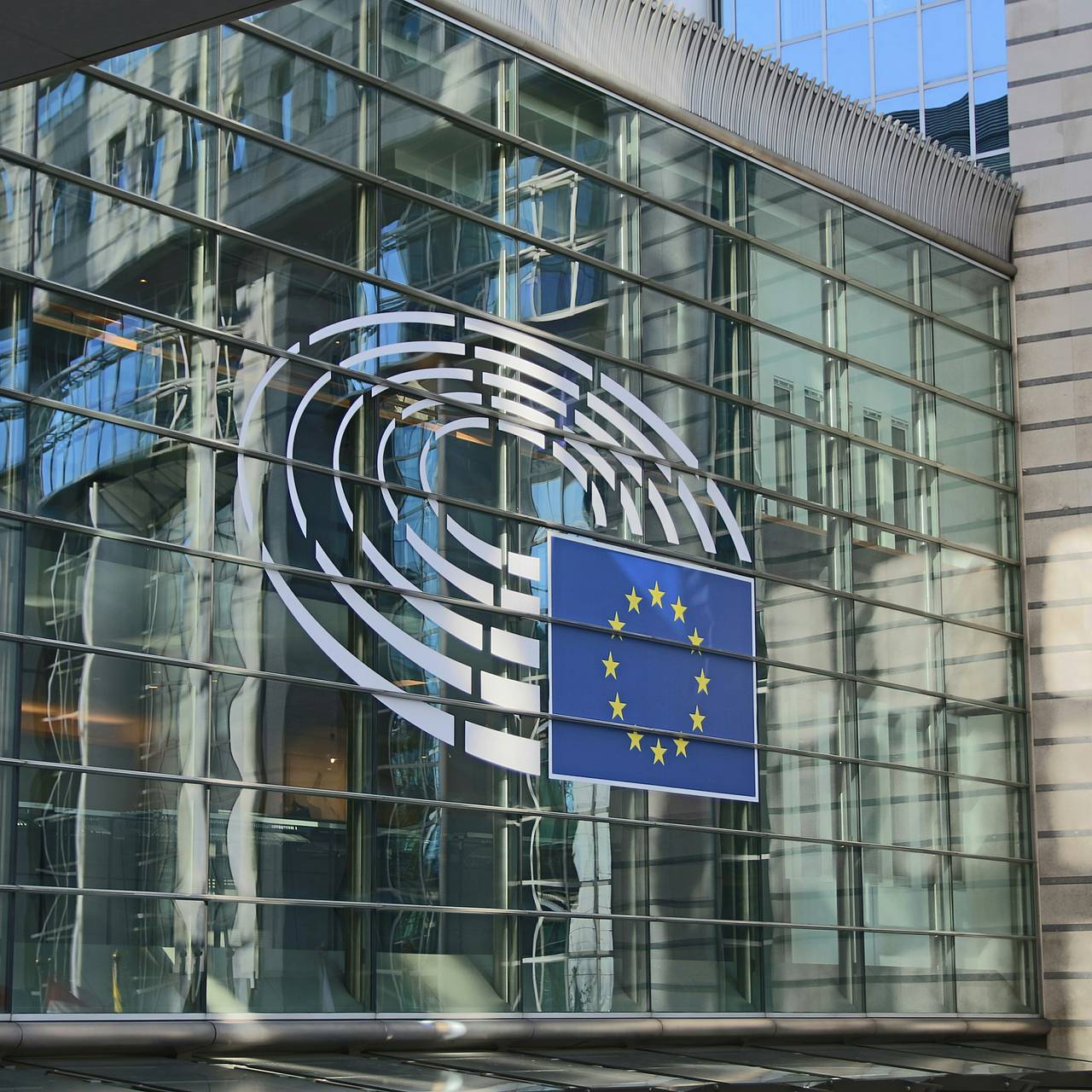 Евросоюз утвердил новые тарифы против США