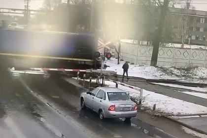 Россиянин попал под поезд и выжил