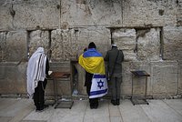 «Нет места компромиссам» Что говорят в Израиле о конфликте на Украине, как реагируют на политику Ирана и почему празднуют 9 Мая?