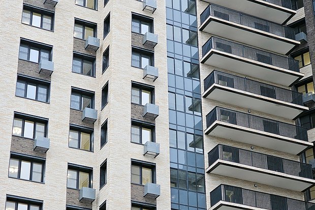 Фотография фасада новостройки