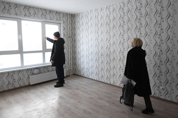 Фотография интерьера новой квартиры с дефектами