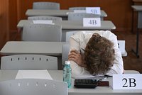 Расписание ЕГЭ в 2025 году: даты экзаменов и пересдач для 11-классников и выпускников прошлых лет