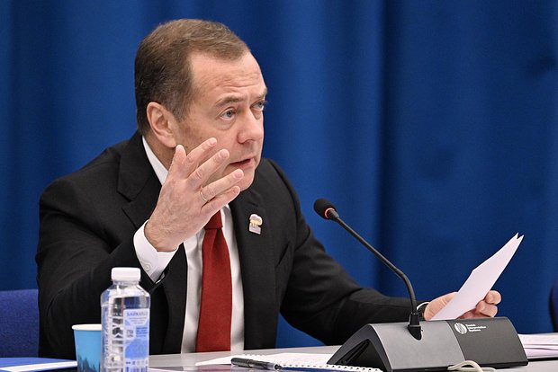 Дмитрий Медведев