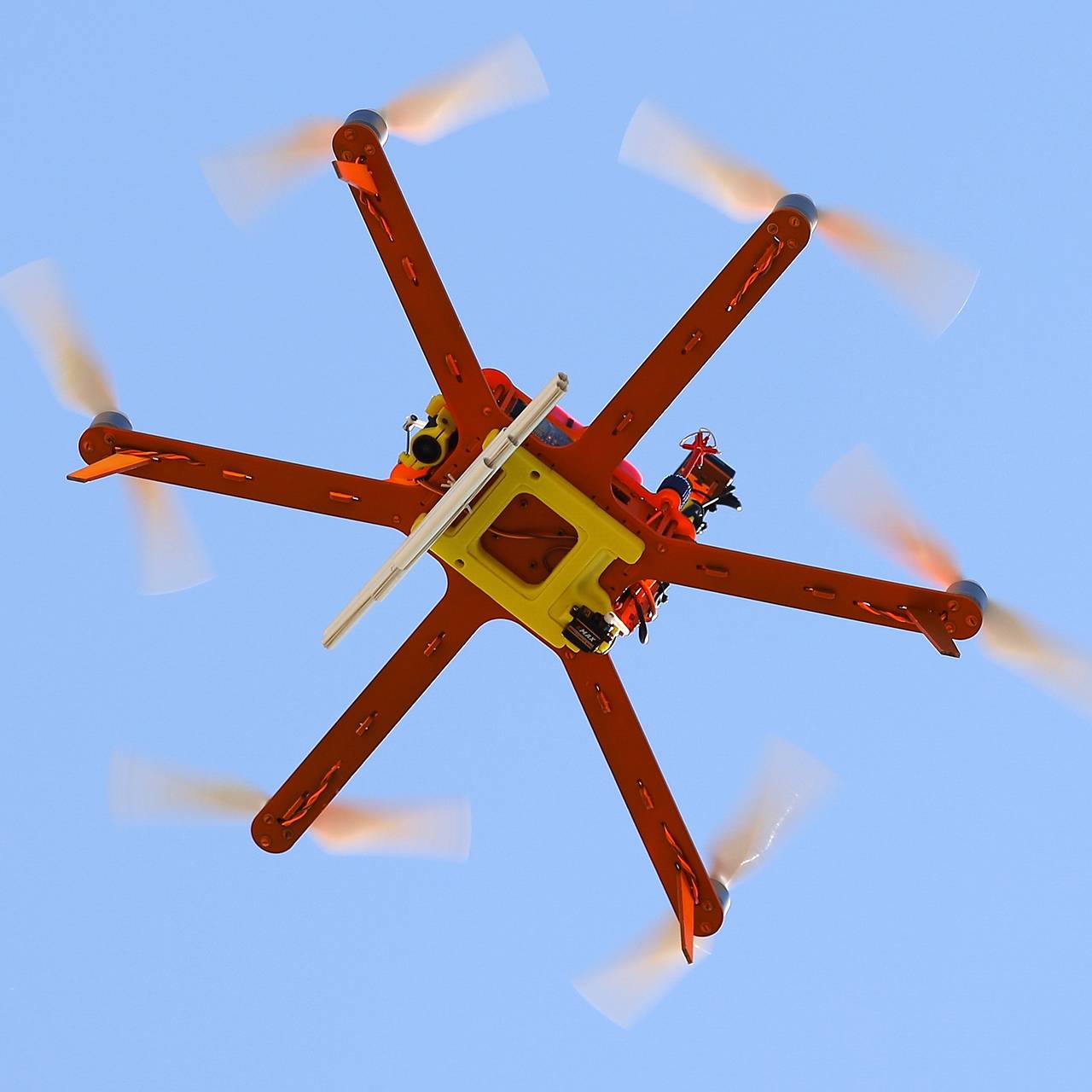 Беспилотники начнут доставлять лекарства и анализы в больницы одного российского города