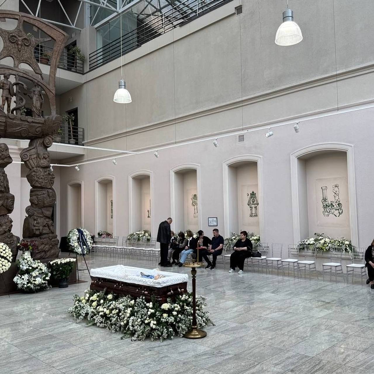 В Тбилиси началась церемония прощания с Церетели