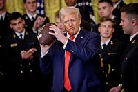 «Я вытащу нас из бардака» Трамп уже 100 дней на посту президента США. Что он успел сделать, чтобы Америка вновь стала великой?