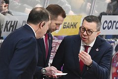 Илья Воробьев (справа)