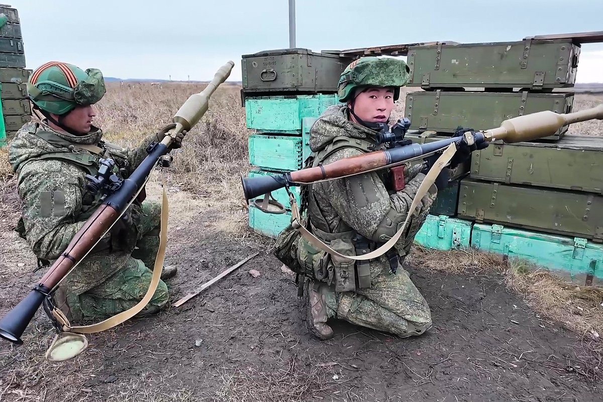 Боевая подготовка военнослужащих КНДР, Курская область, Россия