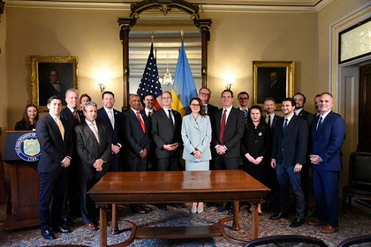 В Минфине США высказались о сделке по недрам с Украиной