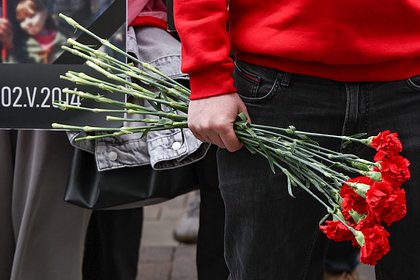 Жители Одессы почтили память погибших в Доме профсоюзов