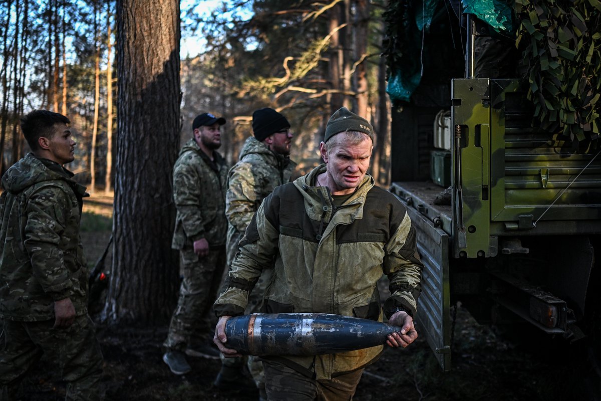 «Пробил дно». В России отреагировали на предупреждение Зеленского к мировым лидерам о возможной опасности 9 Мая в Москве