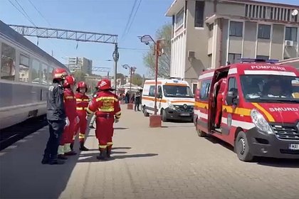 Поезда столкнулись на вокзале в европейской стране