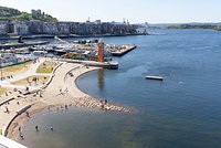 Россиянин описал пляж в Норвегии фразой «девушки не стесняются» 