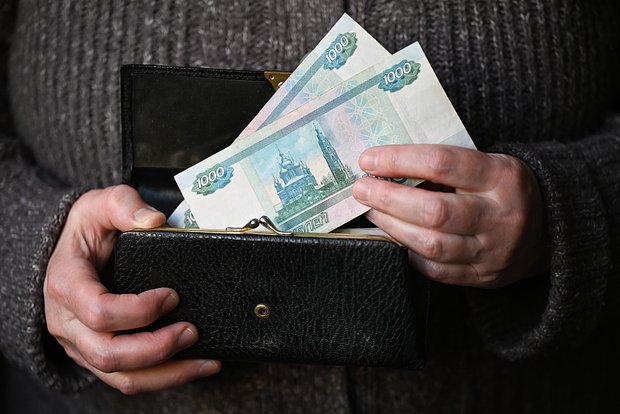 Экономист предупредил об ослаблении рубля в мае: доллар может подорожать до 86 ₽
