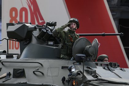 Лидеры двух стран отказались от поездки в Москву на парад Победы. Помощник Путина объяснил причины