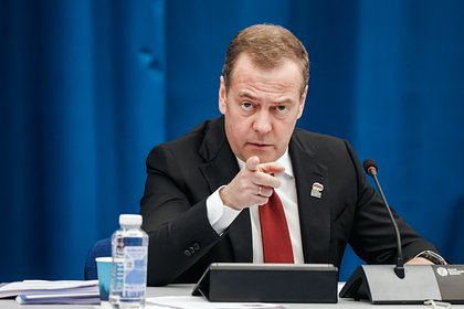 Медведев напомнил Европе о судьбе Гитлера