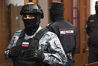 Женатого на украинке таксиста из Москвы арестовали и обвинили в госизмене. Что об этом известно?