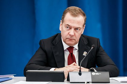 Медведев оценил шансы на перемирие с Украиной