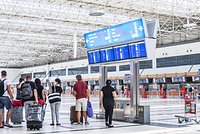 Сотни россиян отметили День Победы в аэропорту Антальи 